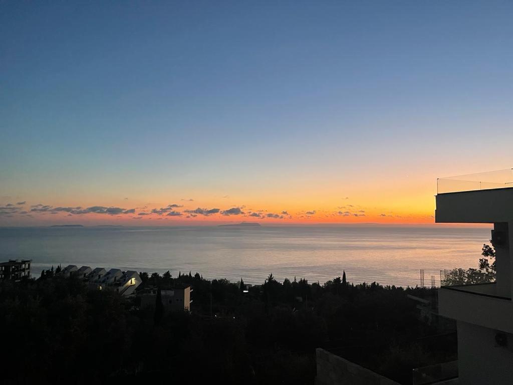 La Maroja View Hotel Dhërmi エクステリア 写真