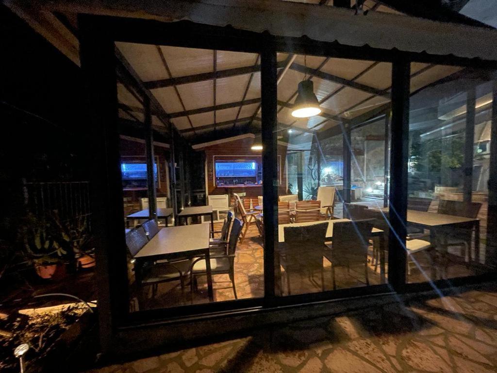 La Maroja View Hotel Dhërmi エクステリア 写真